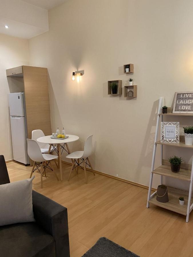 Elegant Glyfada Apartment-Private Garden-Near Metro Athens Ngoại thất bức ảnh