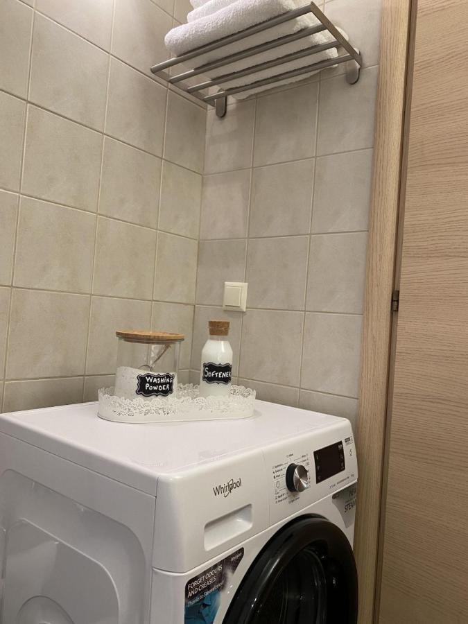 Elegant Glyfada Apartment-Private Garden-Near Metro Athens Ngoại thất bức ảnh
